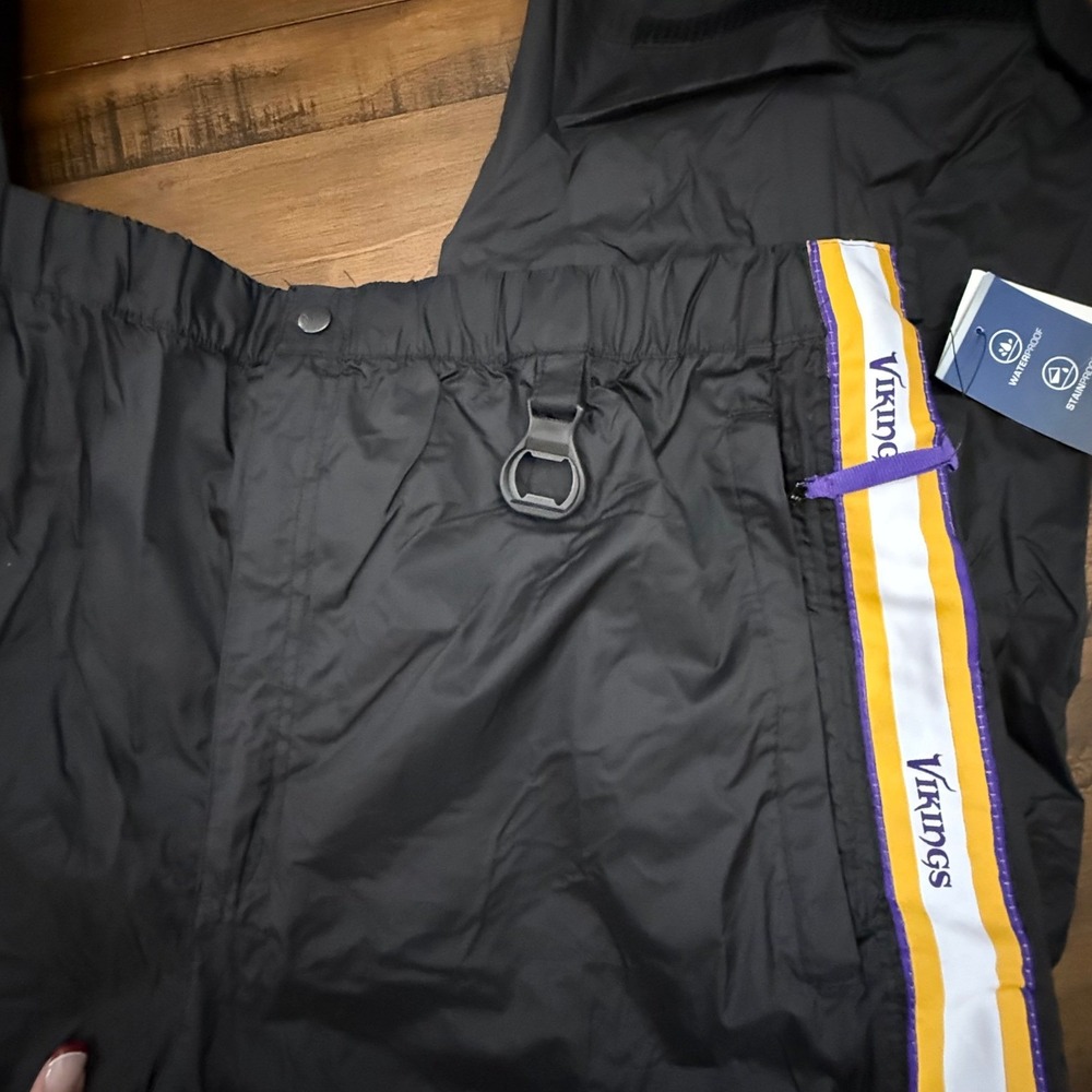 NFL Vikings Track Pants Water Resistant Windbreaker Bottle Opener NWT - Picture 4 of 6